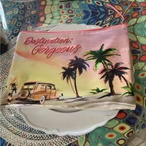 Makeup Beach Bag Merele Norman  Destination Cool Look   Gorgeous is raised .…